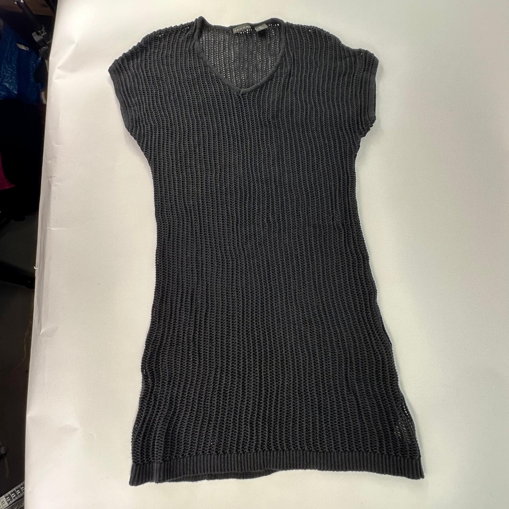 Tahari Elegant Black Knit Women's Top Dress Size 6 V-nech Short Sleeves